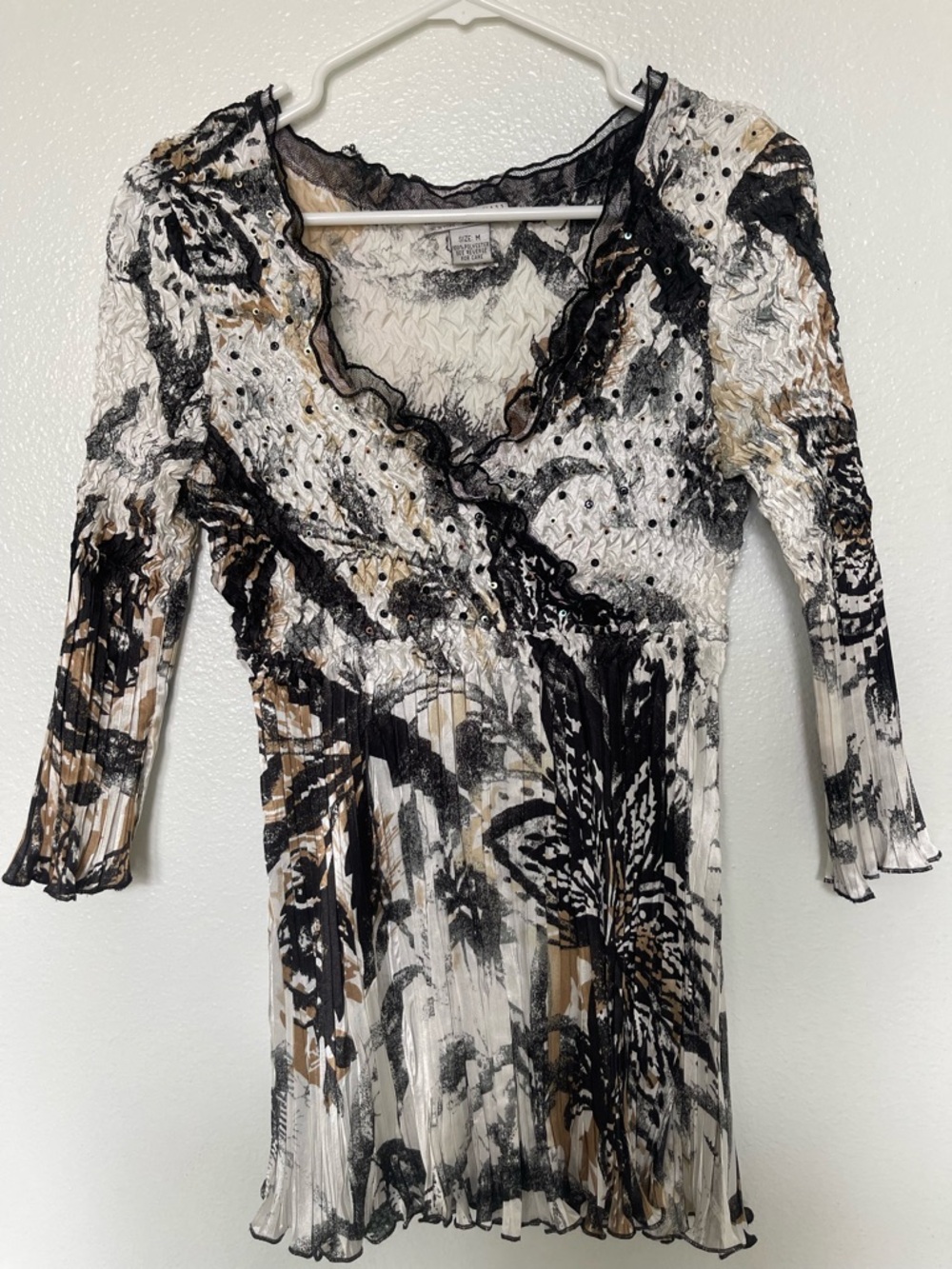 Alberto Makali Black, White & Tan Crinkled V-Neck Blouse